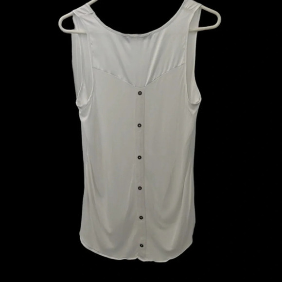 Outback Red sleeveless shirt - Picture 3 of 8